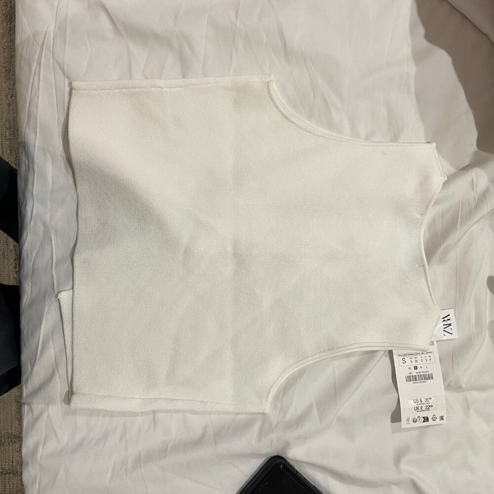 Zara Knit Vest - Picture 2 of 3
